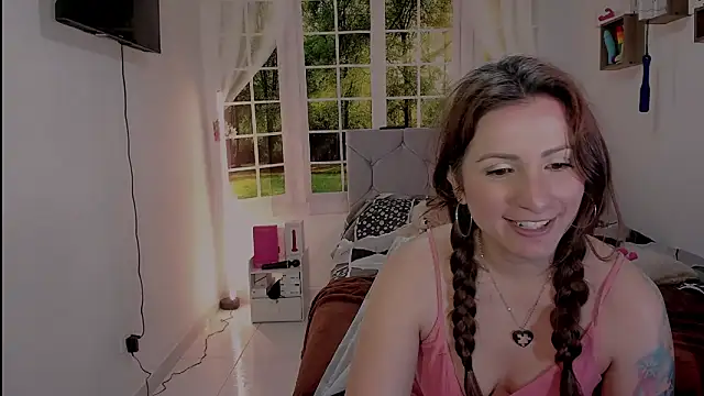 vanessabrown  online show from 05/09/26, 03:28