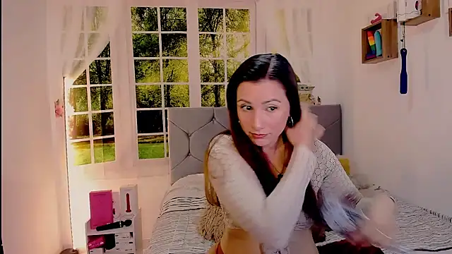 Snapshot of vanessabrown_ chatting on 06/17/26, 03:57 vanessabrown online show from 06/17/26, 03:57