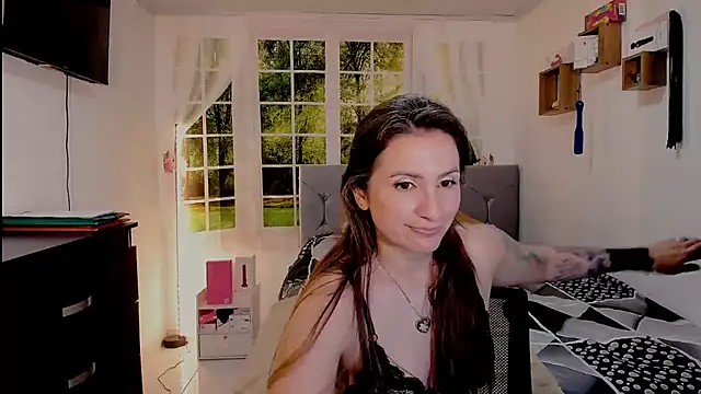 Snapshot of vanessabrown_ chatting on 07/02/26, 02:34 vanessabrown online show from 07/02/26, 02:34