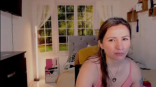 Snapshot of vanessabrown_ chatting on 07/05/26, 04:36 vanessabrown online show from 07/05/26, 04:36