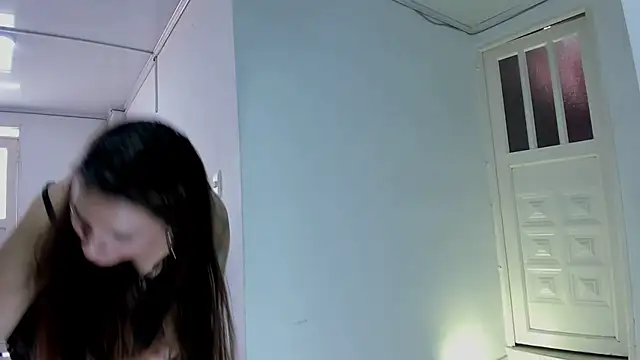 Snapshot of vanessabrown_ chatting on 07/16/26, 07:42 vanessabrown online show from 07/16/26, 07:42