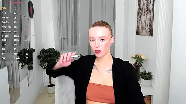 Snapshot of Salme_Sweet chatting on 10/05/25, 10:29 Salme Sweet online show from 10/05/25, 10:29