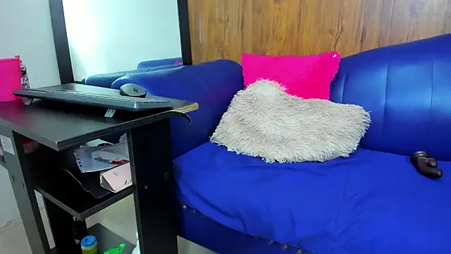 Snapshot of Mature_Skinny chatting on 02/11/25, 03:18 Mature Skinny online show from 02/11/25, 03:18