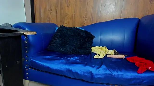 Snapshot of Mature_Skinny chatting on 02/18/25, 03:32 Mature Skinny online show from 02/18/25, 03:32