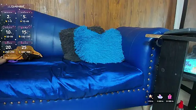 Snapshot of Mature_Skinny chatting on 02/24/25, 04:04 Mature Skinny online show from 02/24/25, 04:04