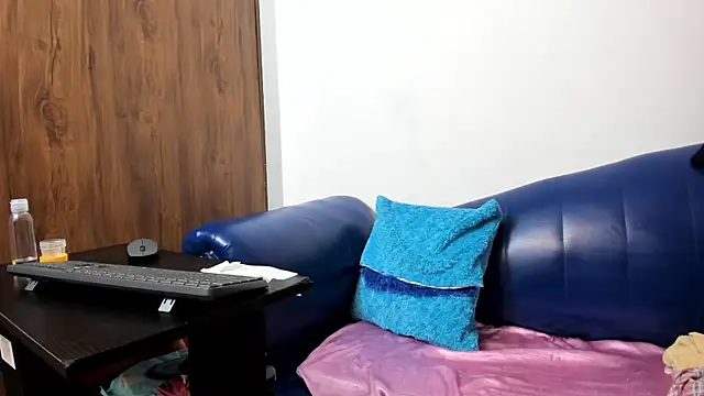 Snapshot of Mature_Skinny chatting on 10/25/25, 07:05 Mature Skinny online show from 10/25/25, 07:05