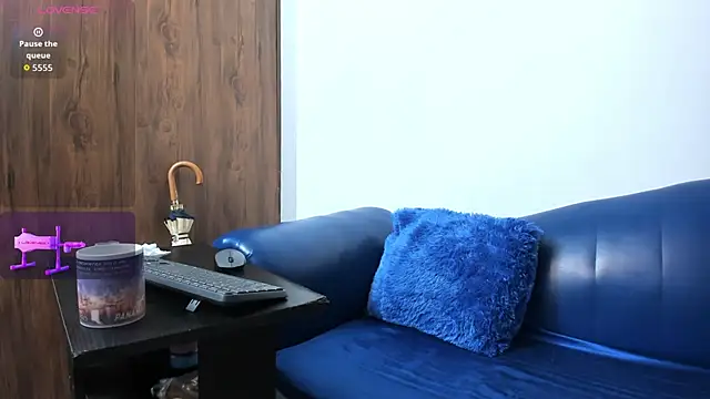 Mature Skinny online show from 11/10/25, 01:43