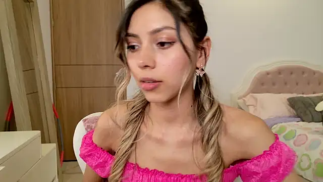 Snapshot of Sensualtease chatting on 01/25/25, 01:32 Sensualtease online show from 01/25/25, 01:32