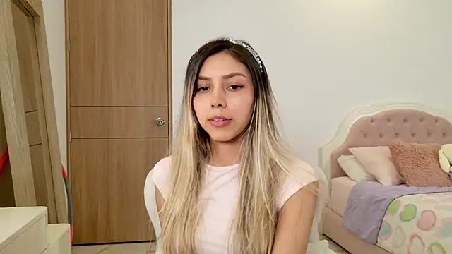 Snapshot of Sensualtease chatting on 01/31/25, 11:24 Sensualtease online show from 01/31/25, 11:24