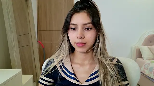 Snapshot of Sensualtease chatting on 02/02/25, 01:12 Sensualtease online show from 02/02/25, 01:12