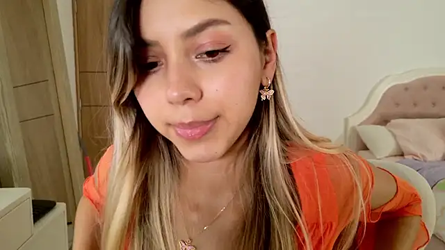 Snapshot of Sensualtease chatting on 02/07/25, 11:55 Sensualtease online show from 02/07/25, 11:55