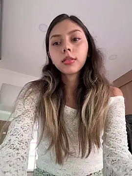 Snapshot of Sensualtease chatting on 12/13/25, 09:31 Sensualtease online show from 12/13/25, 09:31