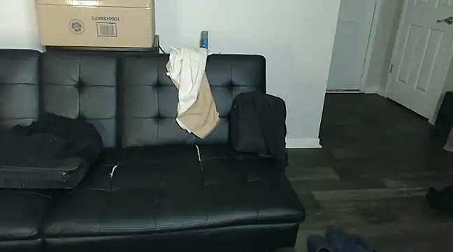 Snapshot of EntitledMistress chatting on 01/10/25, 09:55 EntitledMistress online show from 01/10/25, 09:55