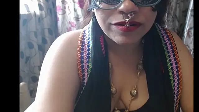 Snapshot of Star-Night chatting on 10/05/25, 05:50 Star-Night online show from 10/05/25, 05:50