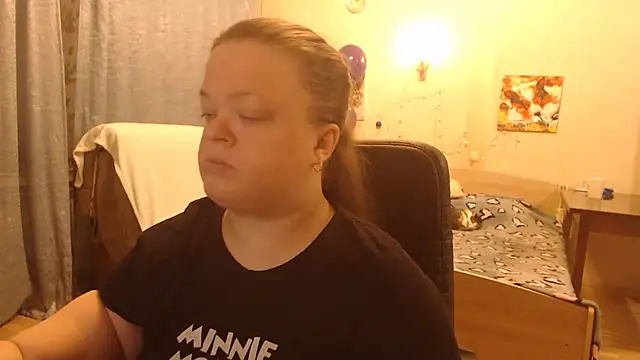 Snapshot of Janiffer_MiMi chatting on 12/21/24, 06:44 Janiffer MiMi online show from 12/21/24, 06:44