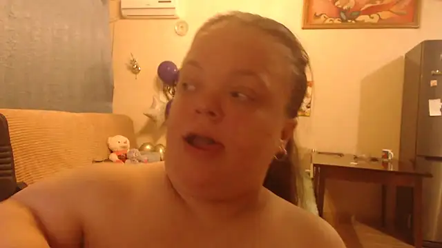 Snapshot of Janiffer_MiMi chatting on 01/01/25, 11:51 Janiffer MiMi online show from 01/01/25, 11:51