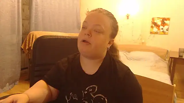 Snapshot of Janiffer_MiMi chatting on 01/19/25, 10:06 Janiffer MiMi online show from 01/19/25, 10:06