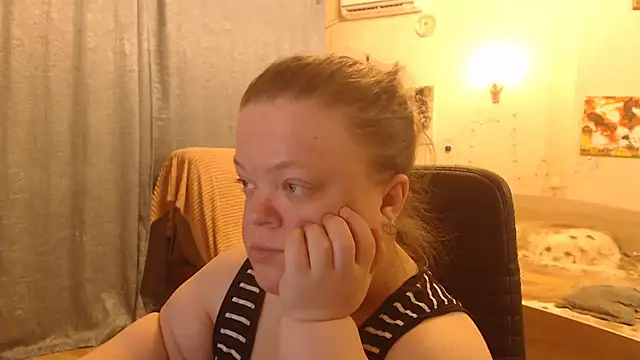 Snapshot of Janiffer_MiMi chatting on 02/01/25, 12:18 Janiffer MiMi online show from 02/01/25, 12:18