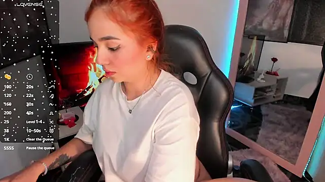 Snapshot of GiaBrooksX chatting on 03/17/25, 07:24 GiaBrooksX online show from 03/17/25, 07:24