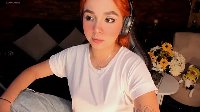 Snapshot of GiaBrooksX chatting on 11/09/25, 06:23 GiaBrooksX online show from 11/09/25, 06:23