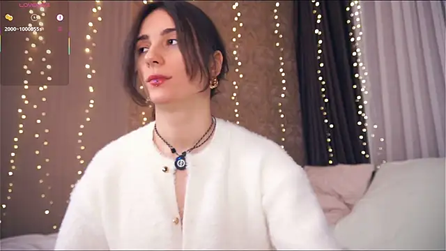 Snapshot of Holla_Molly chatting on 01/18/26, 05:55 Holla Molly online show from 01/18/26, 05:55