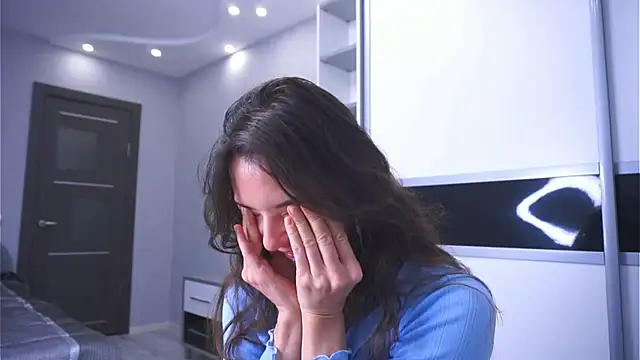 Snapshot of Holla_Molly chatting on 02/04/26, 08:53 Holla Molly online show from 02/04/26, 08:53