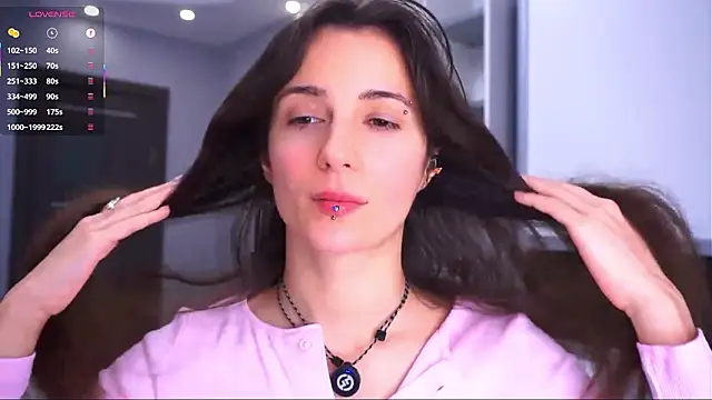 Snapshot of Holla_Molly chatting on 02/24/26, 06:44 Holla Molly online show from 02/24/26, 06:44