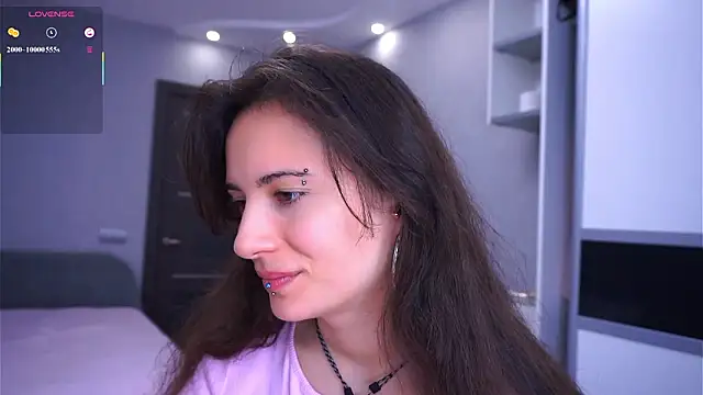 Snapshot of Holla_Molly chatting on 03/18/26, 05:32 Holla Molly online show from 03/18/26, 05:32