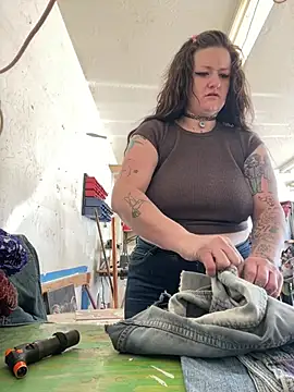 Snapshot of 1-800-FUCKYOU chatting on 04/26/26, 06:05 1-800-FUCKYOU online show from 04/26/26, 06:05