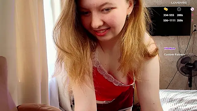 Snapshot of Vivian_cutie chatting on 03/29/26, 12:38 Vivian cutie online show from 03/29/26, 12:38