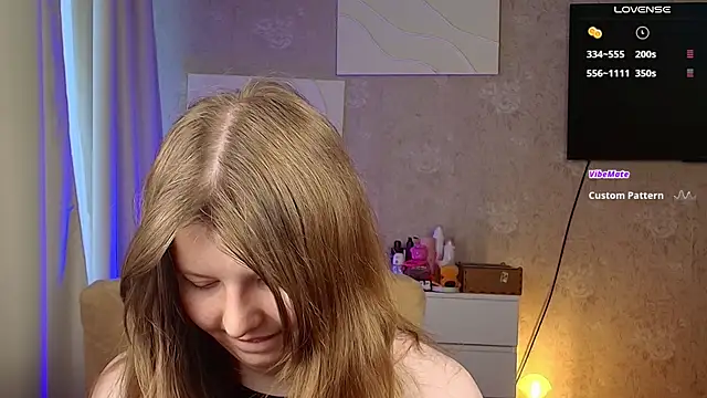 Snapshot of Vivian_cutie chatting on 04/23/26, 03:36 Vivian cutie online show from 04/23/26, 03:36