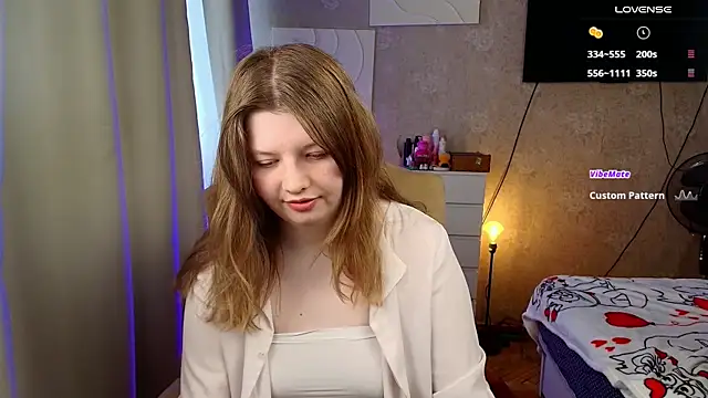 Snapshot of Vivian_cutie chatting on 04/26/26, 10:35 Vivian cutie online show from 04/26/26, 10:35