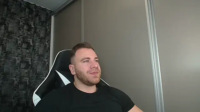 Snapshot of Thori92 chatting on 01/10/25, 05:24 Thori92 online show from 01/10/25, 05:24