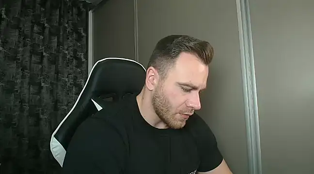 Snapshot of Thori92 chatting on 02/02/25, 04:54 Thori92 online show from 02/02/25, 04:54