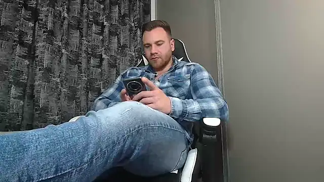 Snapshot of Thori92 chatting on 02/17/25, 09:19 Thori92 online show from 02/17/25, 09:19