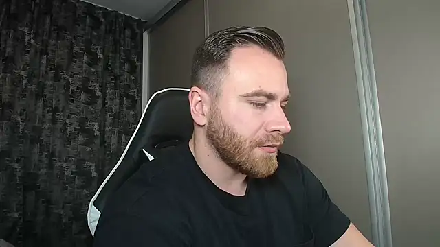 Snapshot of Thori92 chatting on 03/04/25, 05:34 Thori92 online show from 03/04/25, 05:34