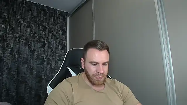 Snapshot of Thori92 chatting on 03/07/25, 08:33 Thori92 online show from 03/07/25, 08:33