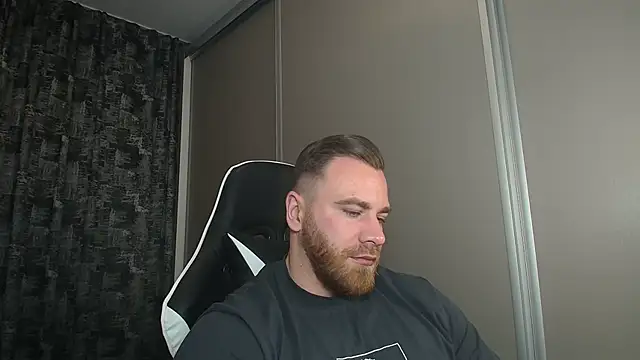 Snapshot of Thori92 chatting on 03/19/25, 07:49 Thori92 online show from 03/19/25, 07:49