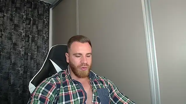 Snapshot of Thori92 chatting on 09/14/25, 01:32 Thori92 online show from 09/14/25, 01:32