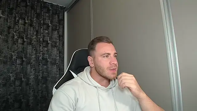 Snapshot of Thori92 chatting on 09/17/25, 05:58 Thori92 online show from 09/17/25, 05:58