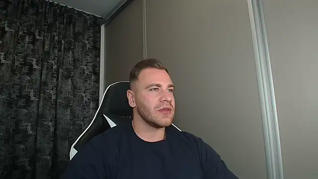 Snapshot of Thori92 chatting on 09/27/25, 05:40 Thori92 online show from 09/27/25, 05:40