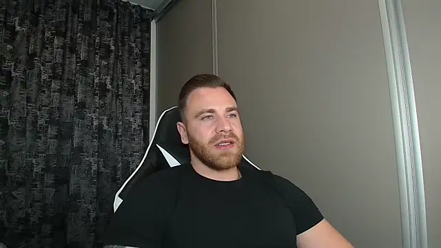 Snapshot of Thori92 chatting on 10/28/25, 06:10 Thori92 online show from 10/28/25, 06:10