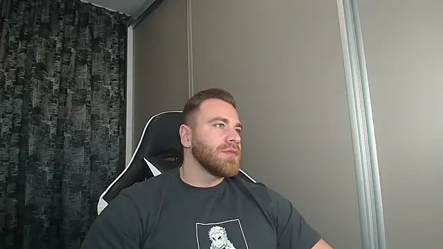 Snapshot of Thori92 chatting on 11/13/25, 06:40 Thori92 online show from 11/13/25, 06:40