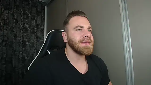 Snapshot of Thori92 chatting on 11/24/25, 07:02 Thori92 online show from 11/24/25, 07:02