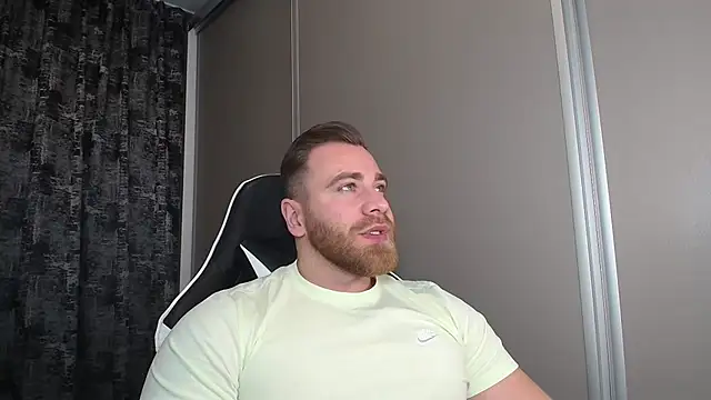 Snapshot of Thori92 chatting on 11/25/25, 05:57 Thori92 online show from 11/25/25, 05:57