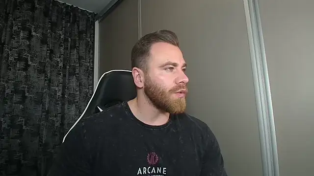 Snapshot of Thori92 chatting on 12/01/25, 04:45 Thori92 online show from 12/01/25, 04:45