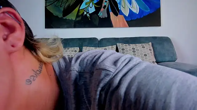 Snapshot of JacoboSwam chatting on 12/22/24, 11:22 JacoboSwam online show from 12/22/24, 11:22
