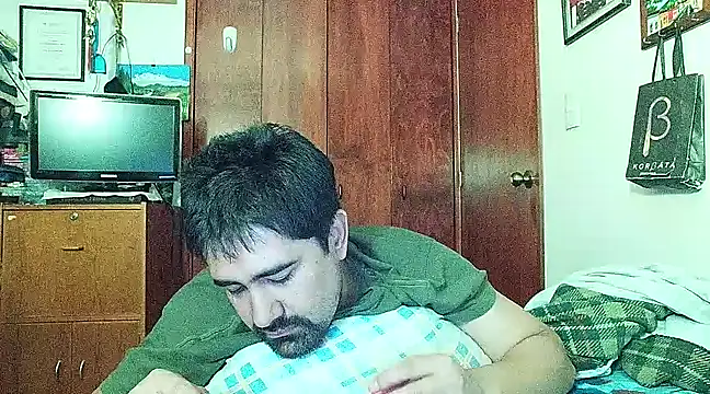 Snapshot of VonDoomdelToro chatting on 02/19/25, 06:11 VonDoomdelToro online show from 02/19/25, 06:11