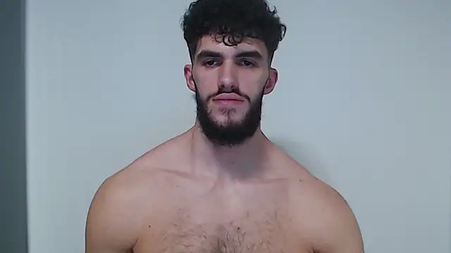 Snapshot of hiddenf chatting on 11/28/25, 10:01 hiddenf online show from 11/28/25, 10:01