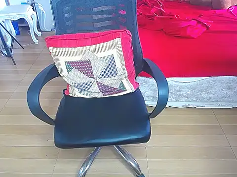 Makemypussysquirt-tsunami online show from 10/16/25, 08:37